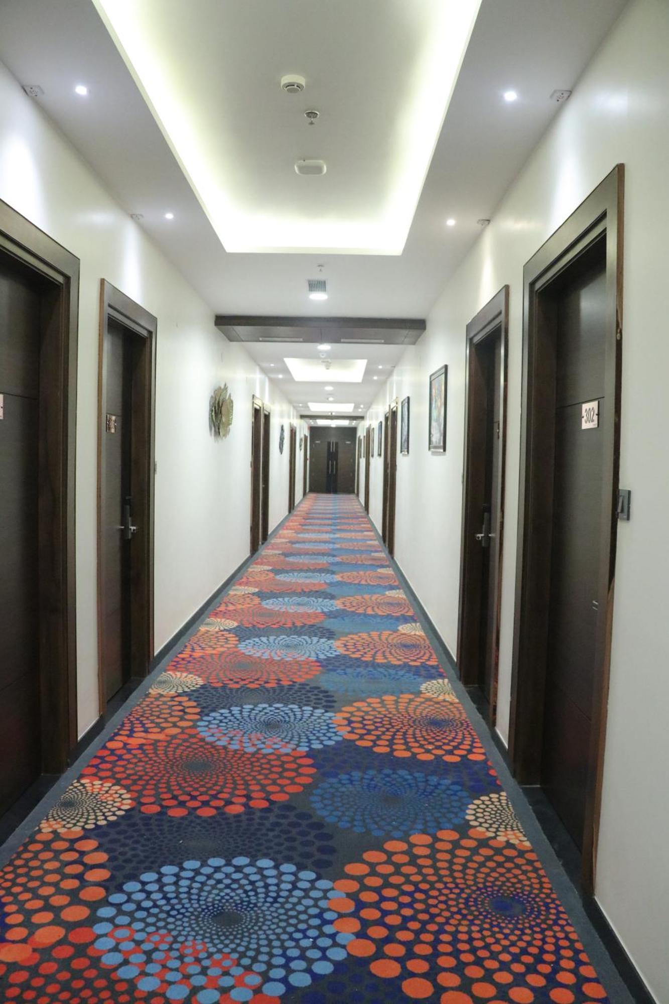מלון Una  Pt Moolraj Residency מראה חיצוני תמונה