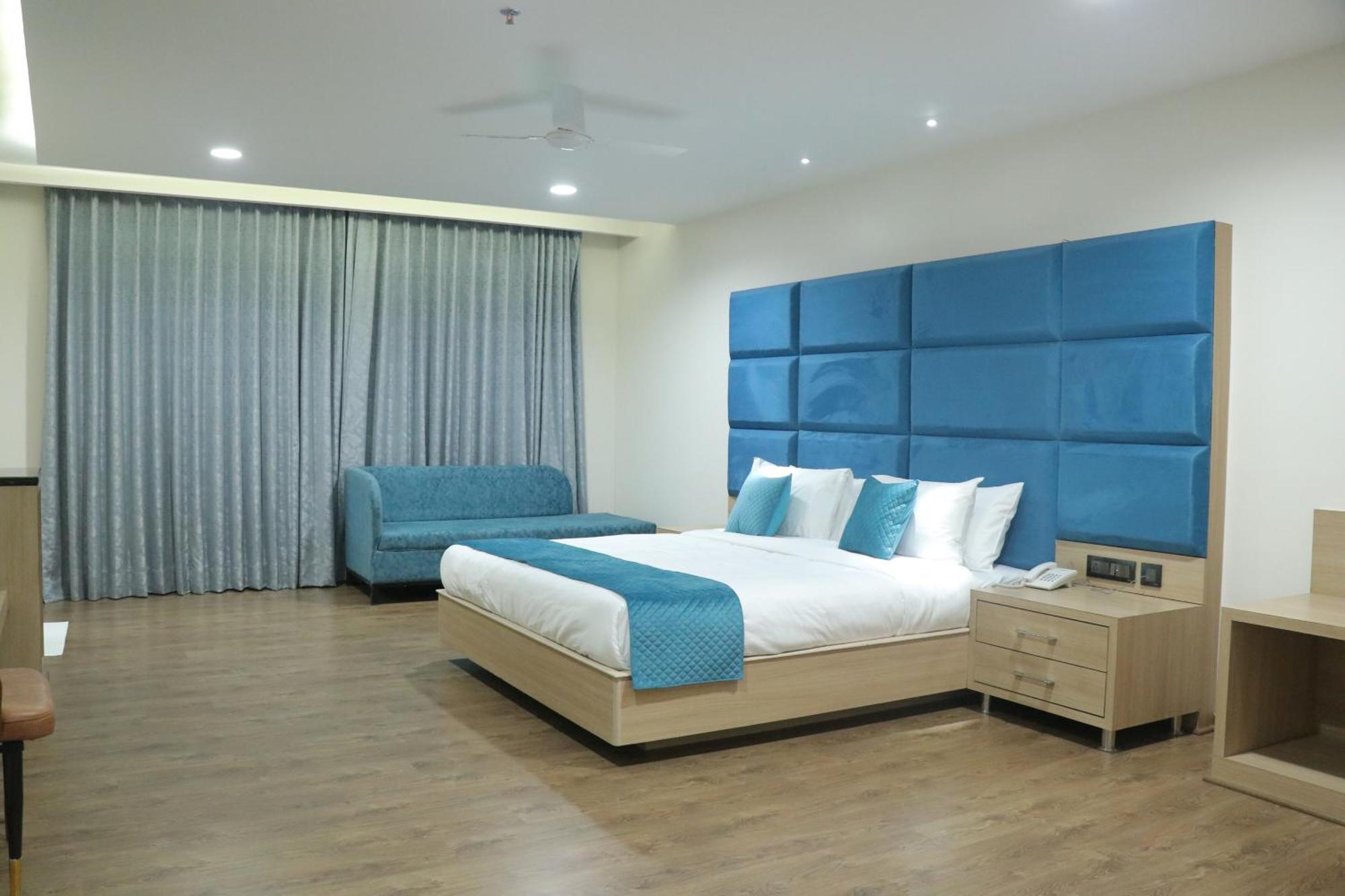 מלון Una  Pt Moolraj Residency מראה חיצוני תמונה