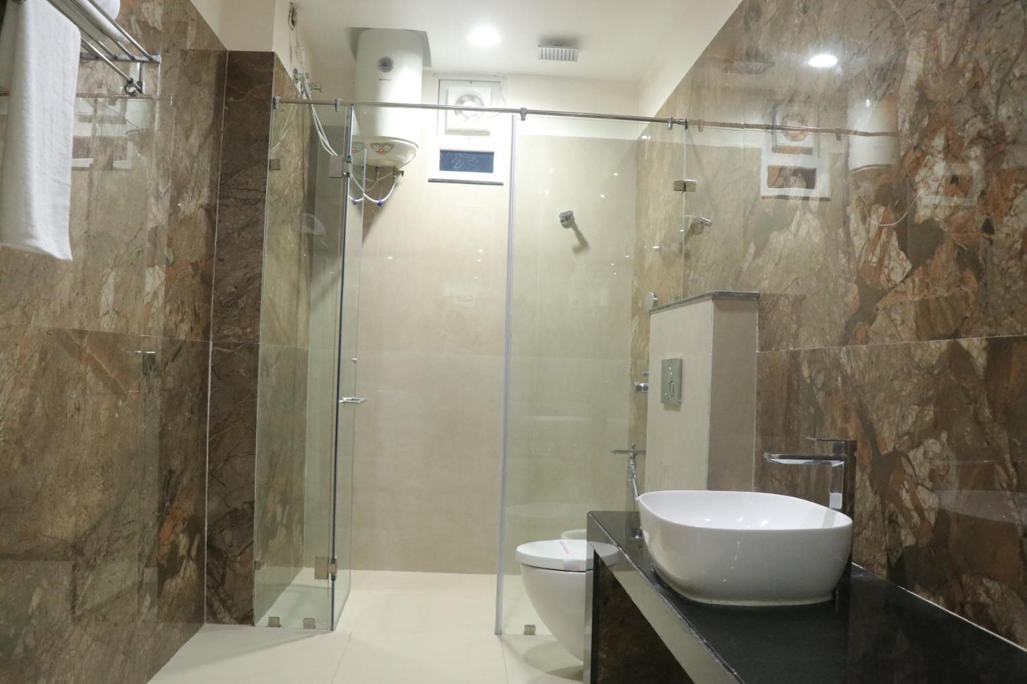מלון Una  Pt Moolraj Residency מראה חיצוני תמונה