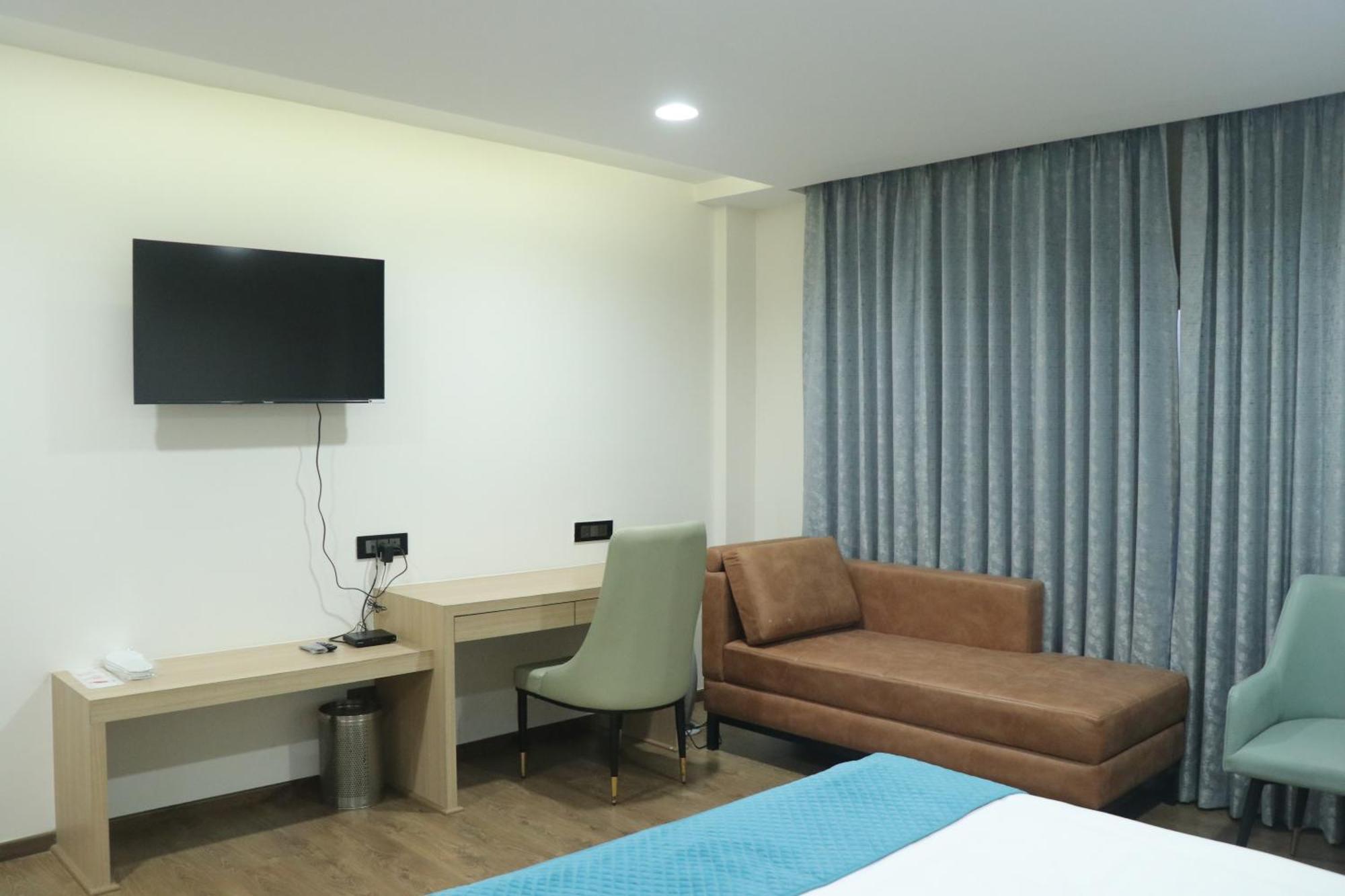 מלון Una  Pt Moolraj Residency מראה חיצוני תמונה